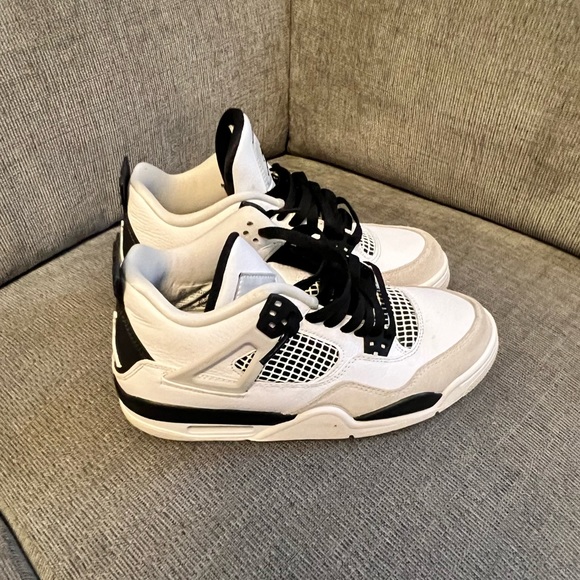 Nike Jordan 4 military blacks